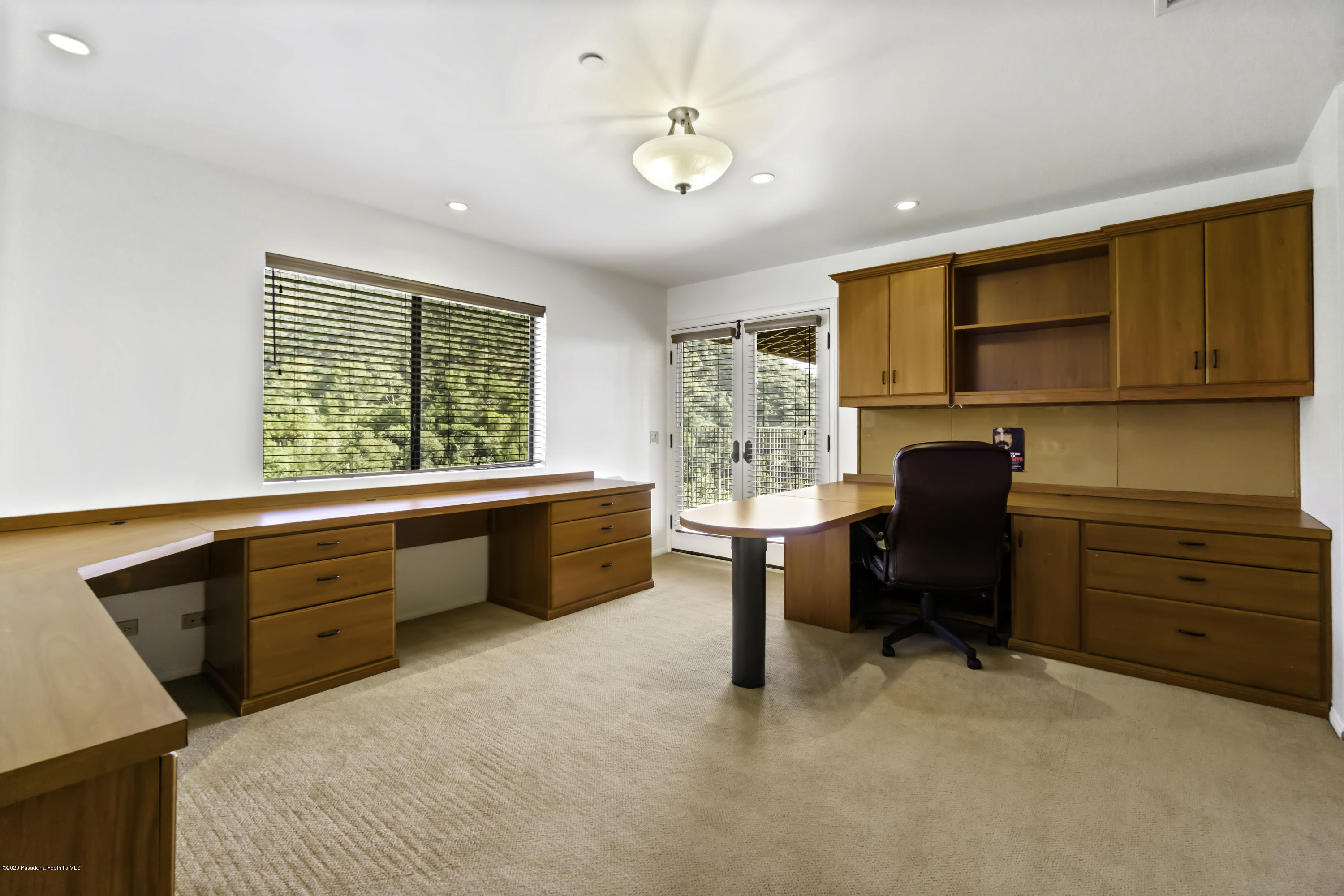 108 Coventry Place Glendale, CA 91206 - Photo 34 of 54 39