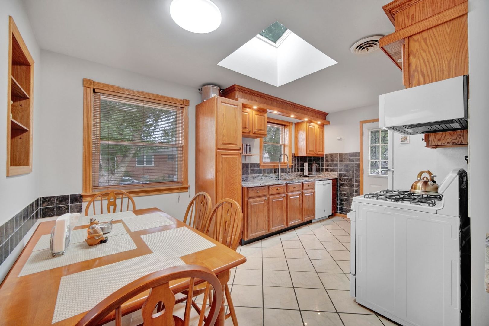 7324 West Addison Street Chicago, IL 60634 - Photo 9 of 28