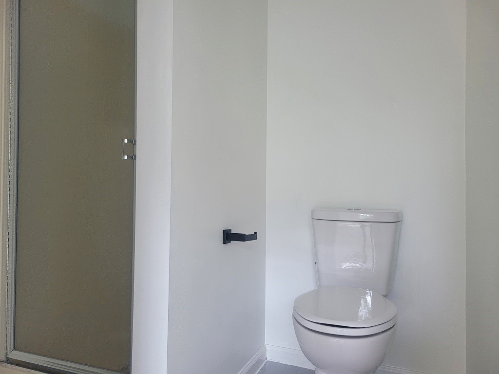 3399 Post Road, Unit 27 Warwick, RI 02886 - Photo 28 of 36 Guest full bathroom