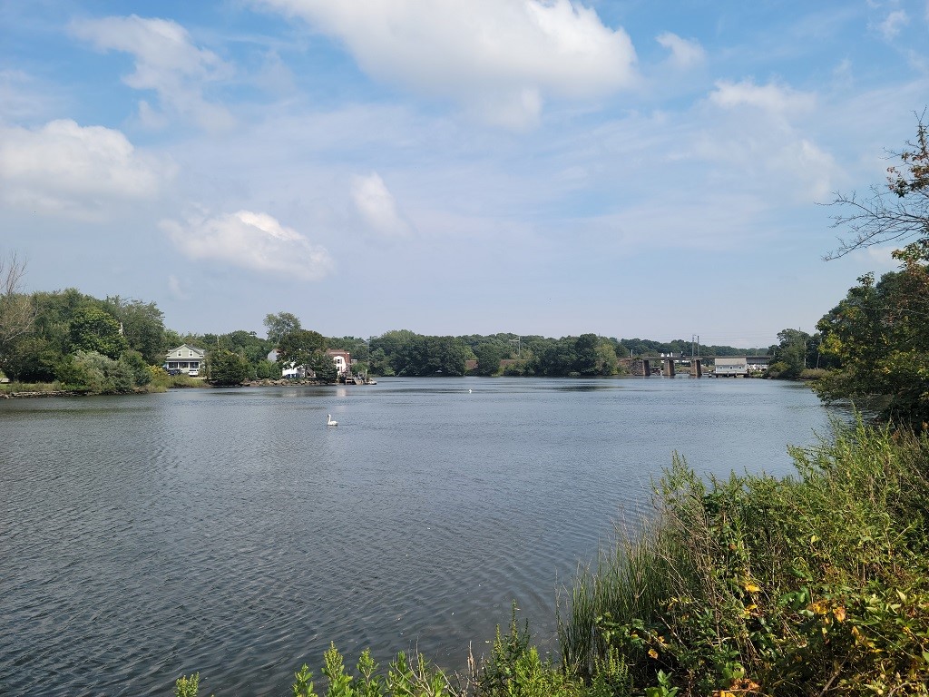 3399 Post Road, Unit 27 Warwick, RI 02886 - Photo 3 of 36 See the swans