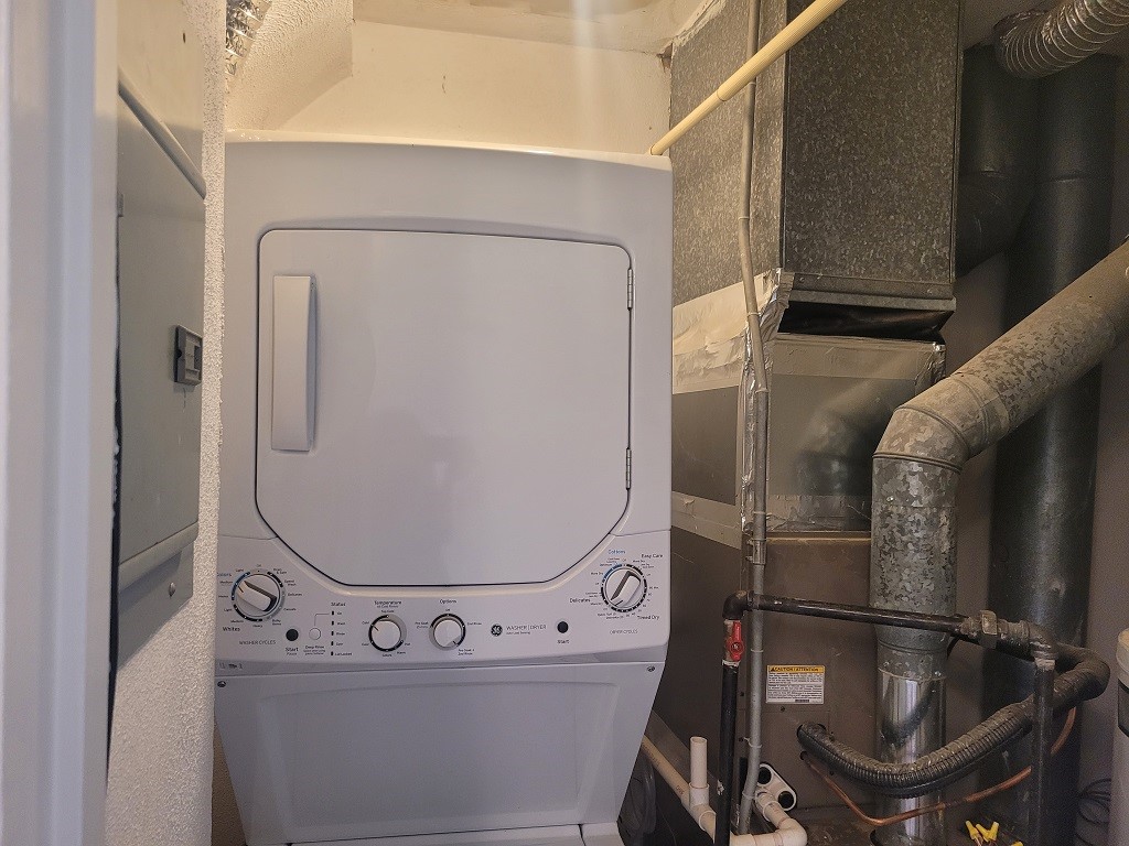 3399 Post Road, Unit 27 Warwick, RI 02886 - Photo 34 of 36 Washer and Dryer in the unit