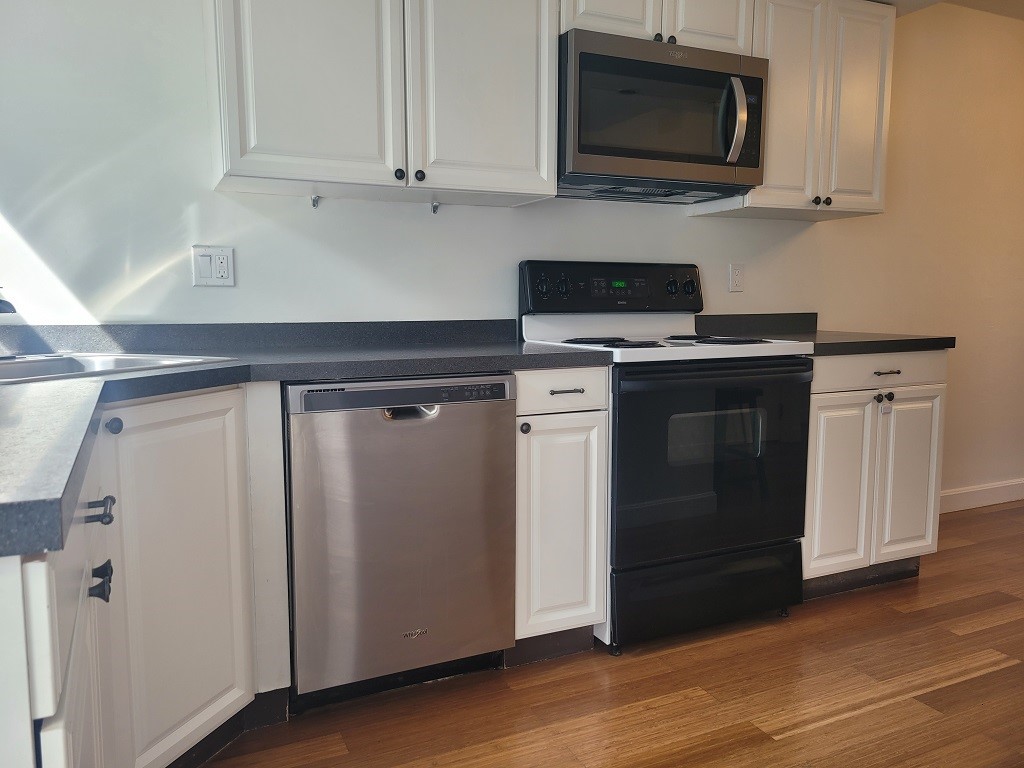 3399 Post Road, Unit 27 Warwick, RI 02886 - Photo 8 of 36 Newer appliances and brand new microwave