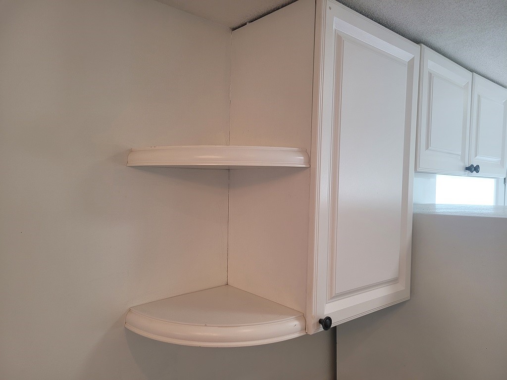 3399 Post Road, Unit 27 Warwick, RI 02886 - Photo 10 of 36 Accent cabinetry