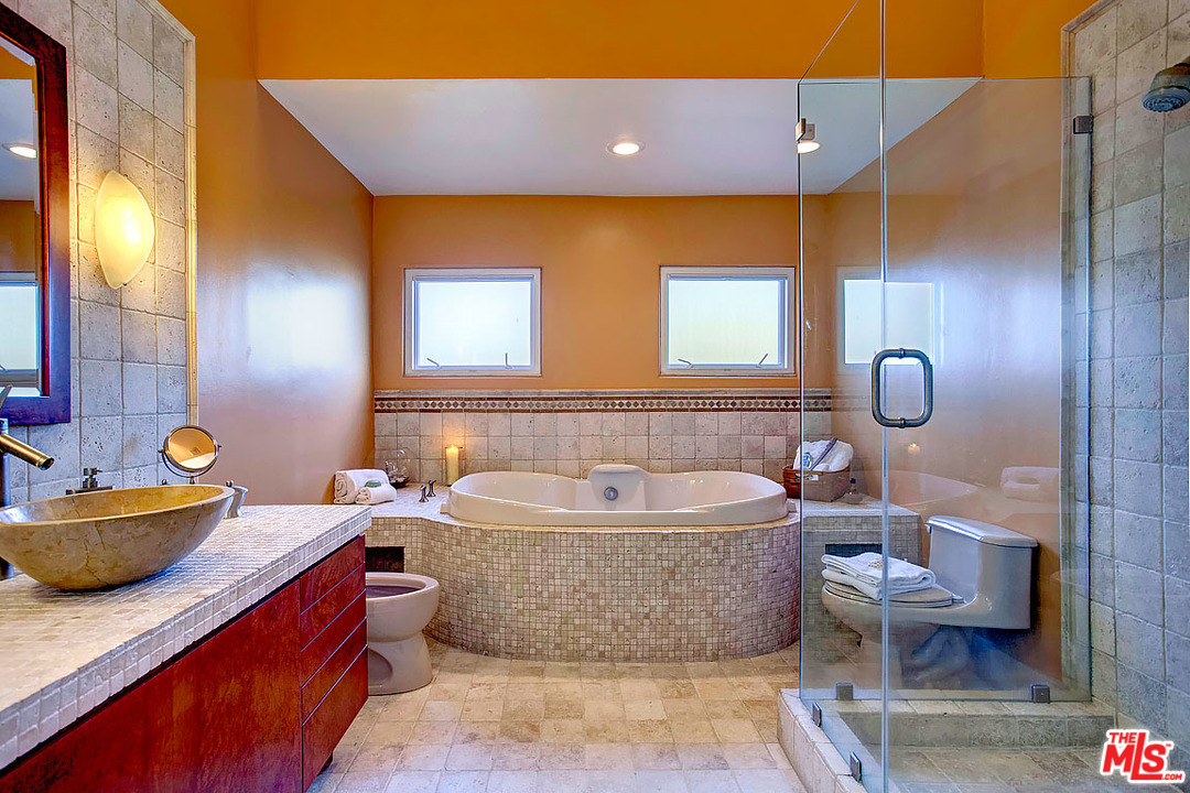 5812 Compass Drive Los Angeles, CA 90045 - Photo 15 of 20