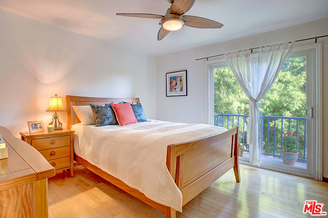 5812 Compass Drive Los Angeles, CA 90045 - Photo 16 of 20