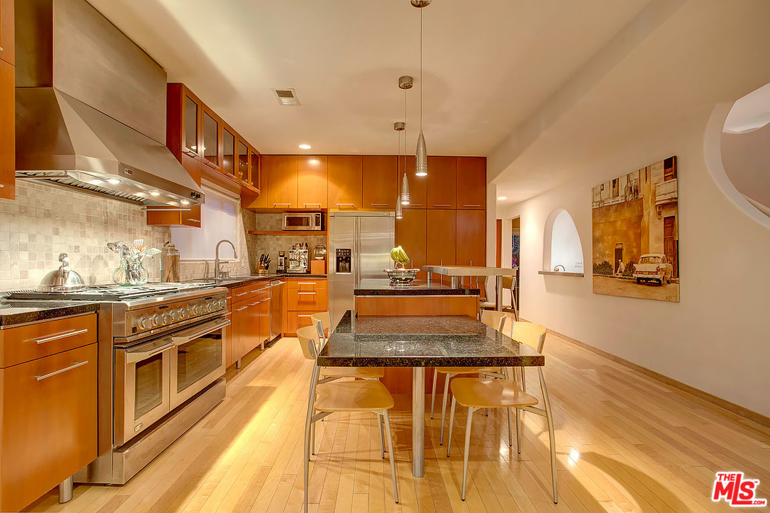 5812 Compass Drive Los Angeles, CA 90045 - Photo 5 of 20