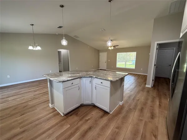 $1,975 | 10426 Southwest 133 Avenue, Dunnellon, FL 34432