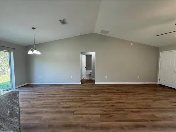 $1,975 | 10426 Southwest 133 Avenue, Dunnellon, FL 34432