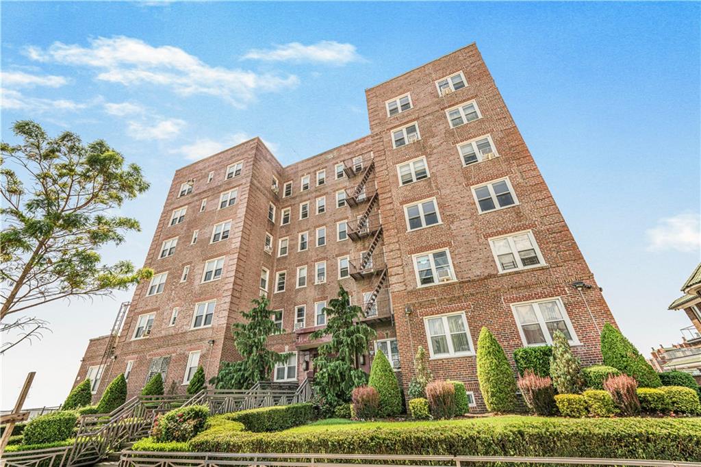 286 Corbin Place, Unit 5E Brooklyn, NY 11235 - Photo 31 of 35 front view of a building