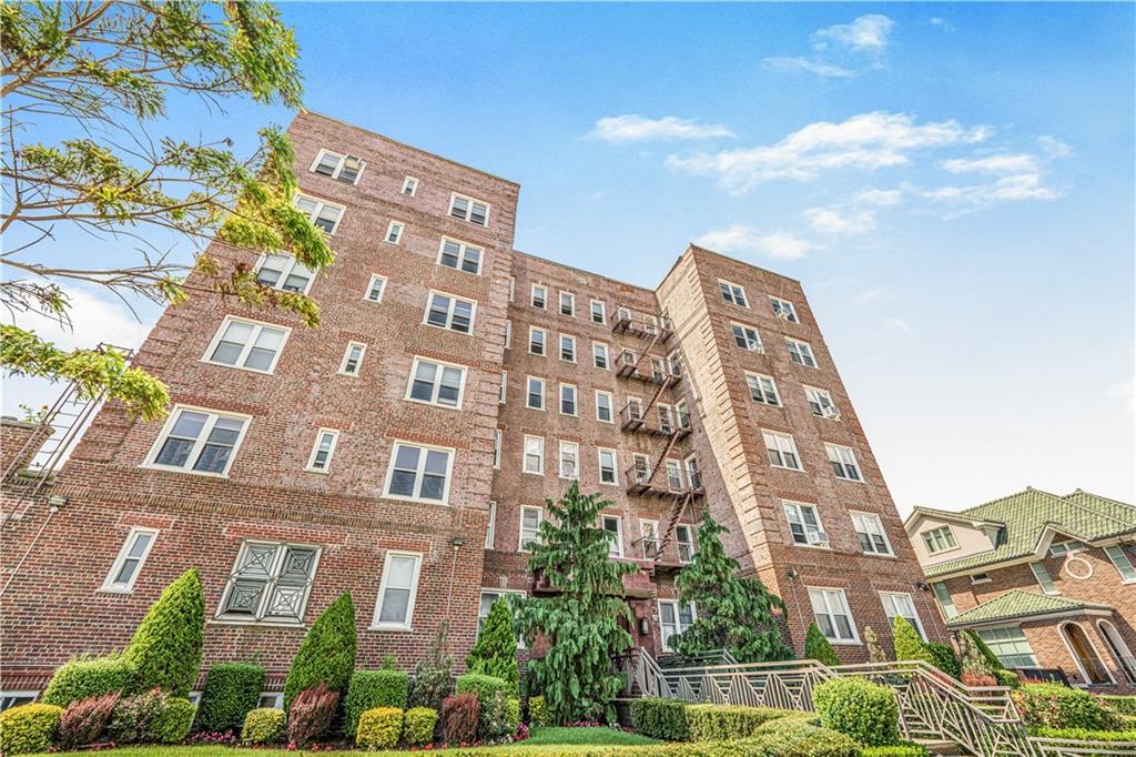 286 Corbin Place, Unit 5E Brooklyn, NY 11235 - Photo 32 of 35 a view of a building