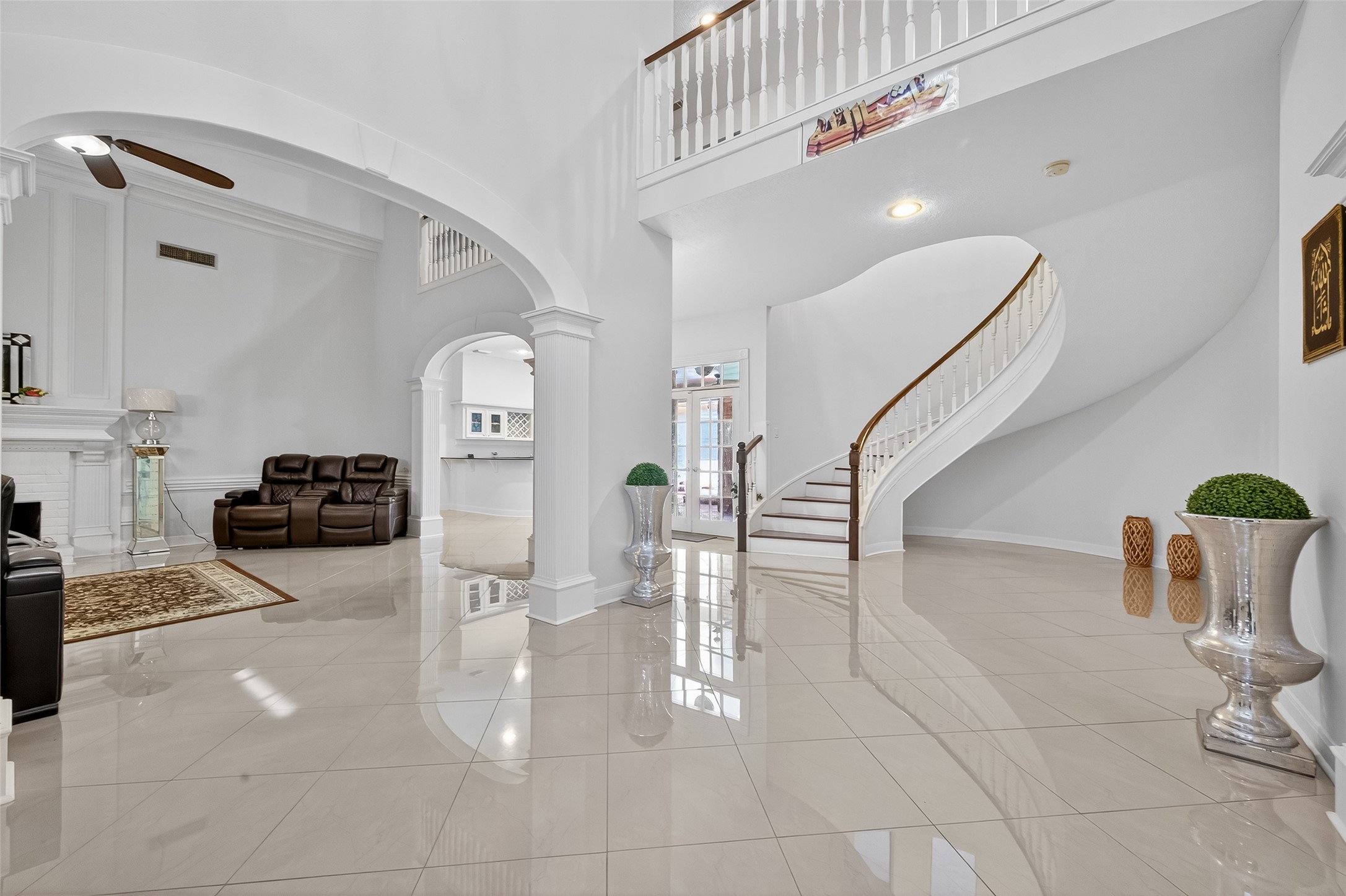 17318 Rothko Lane Spring, TX 77379 - Photo 4 of 46 a view of entryway and kitchen