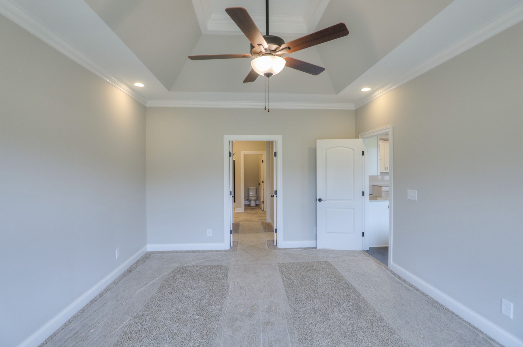 2365 Belotes Ferry Road Lebanon, TN 37087 - Photo 23 of 35 an empty room with closet and a ceiling fan