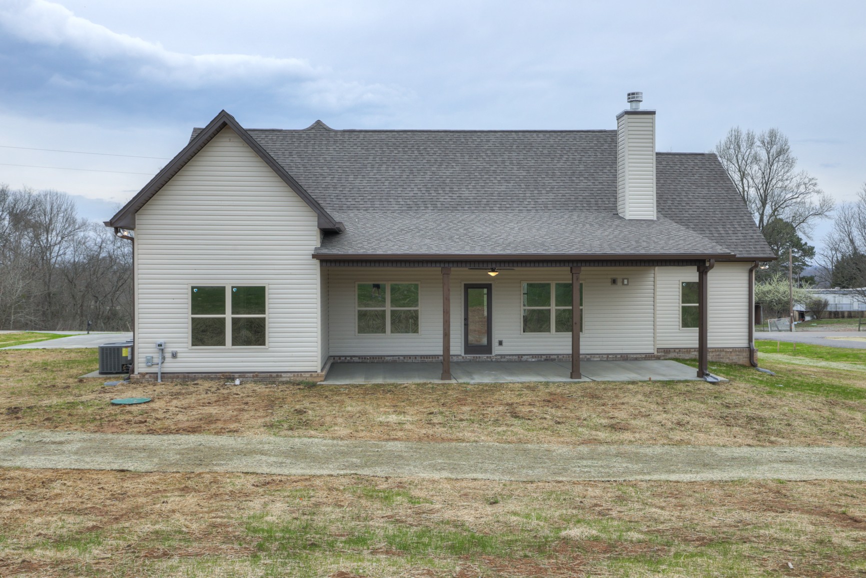 2365 Belotes Ferry Road Lebanon, TN 37087 - Photo 5 of 35 a front view of a house with a yard