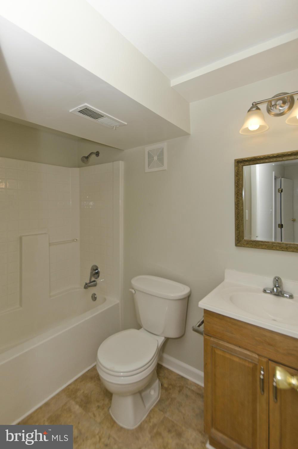 2335 Old Trail Drive Reston, VA 20191 - Photo 23 of 30 Bath