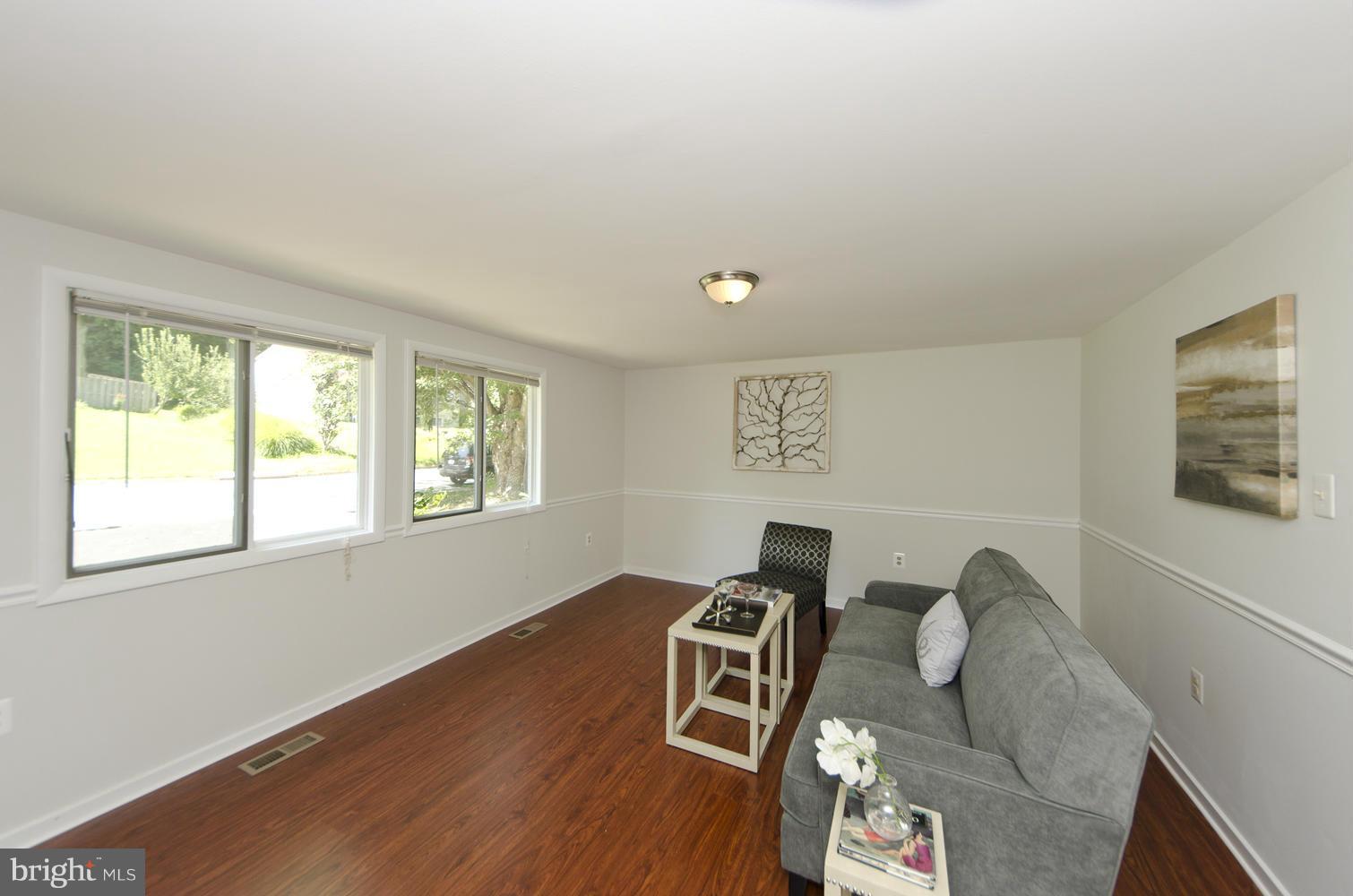 2335 Old Trail Drive Reston, VA 20191 - Photo 5 of 30 Living Room