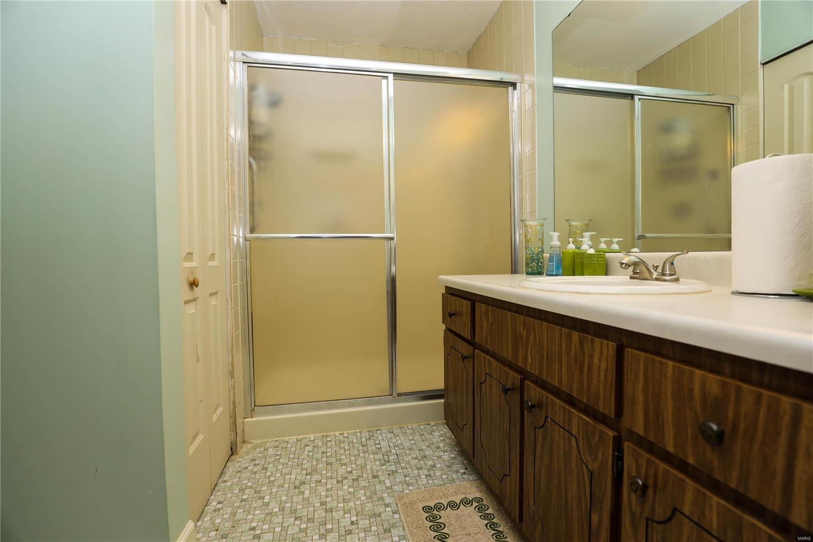 13043 Spanish Pond Road St. Louis, MO 63138 - Photo 14 of 20 Gallery Image 14