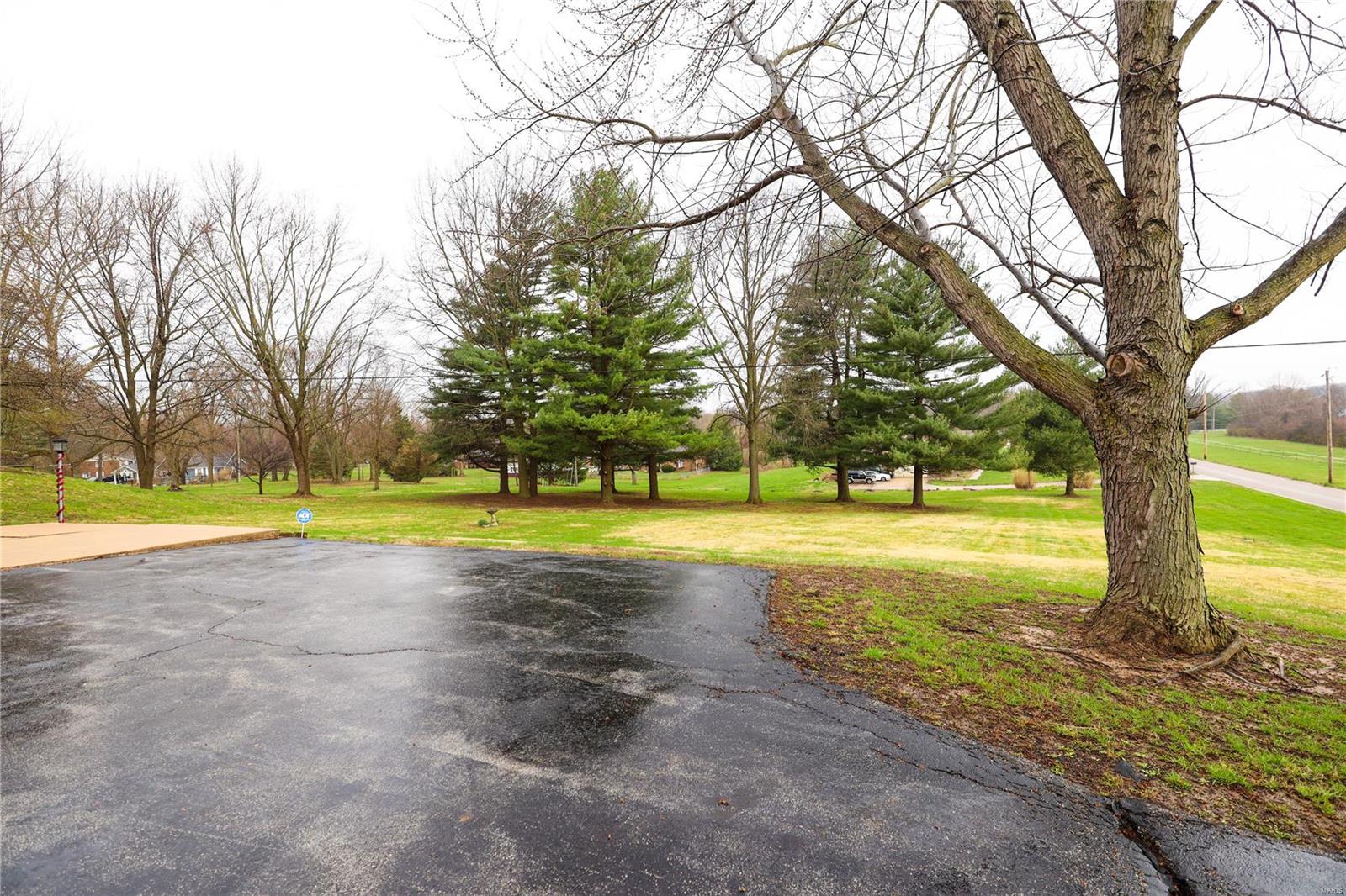 13043 Spanish Pond Road St. Louis, MO 63138 - Photo 3 of 20 Gallery Image 3