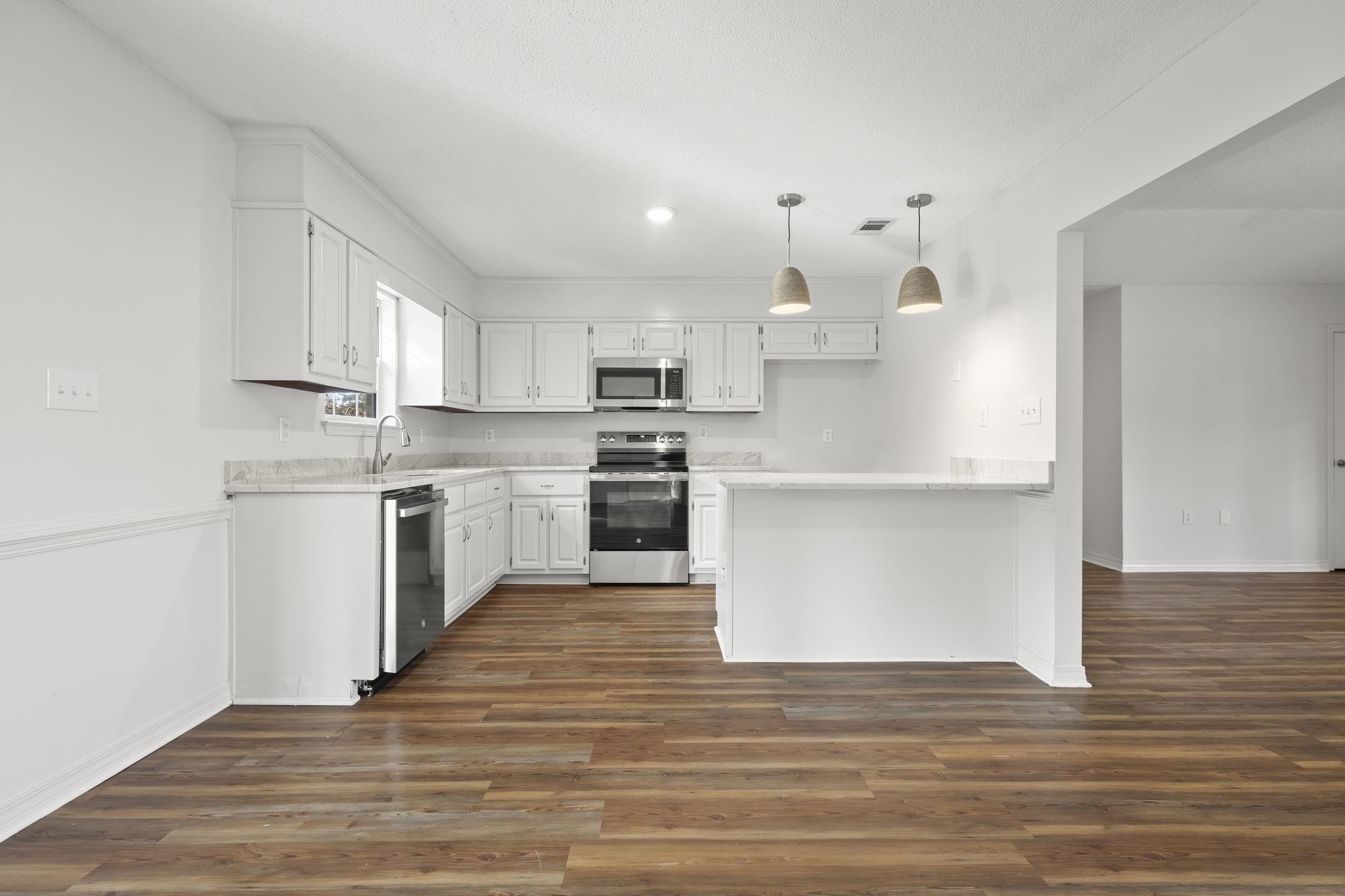 7327 Oak Drive Foley, AL 36535 - Photo 19 of 26 Kitchen