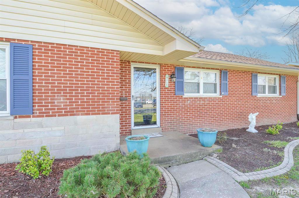 270 Charles Street Red Bud, IL 62278 - Photo 5 of 46