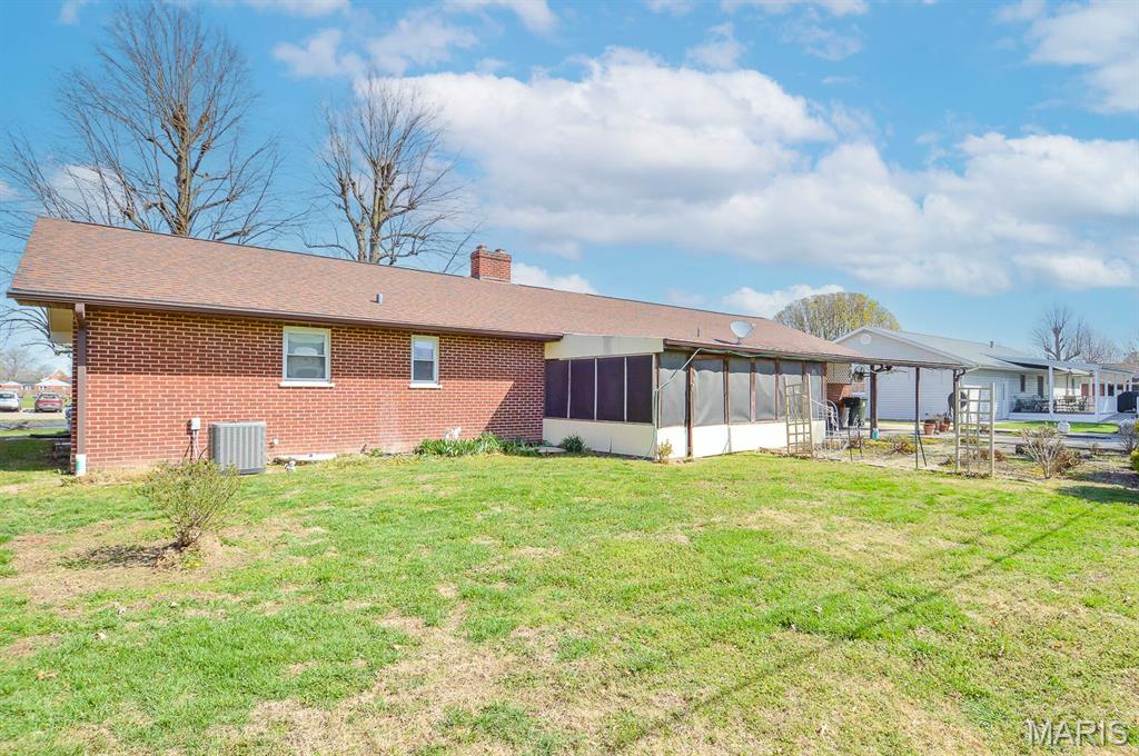 270 Charles Street Red Bud, IL 62278 - Photo 7 of 46