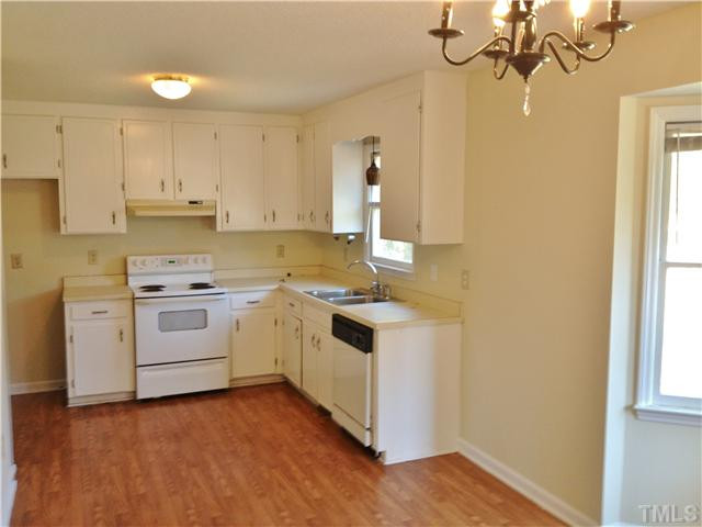 1281 Cornwallis Road Garner, NC 27529 - Photo 9 of 14 Kitchen