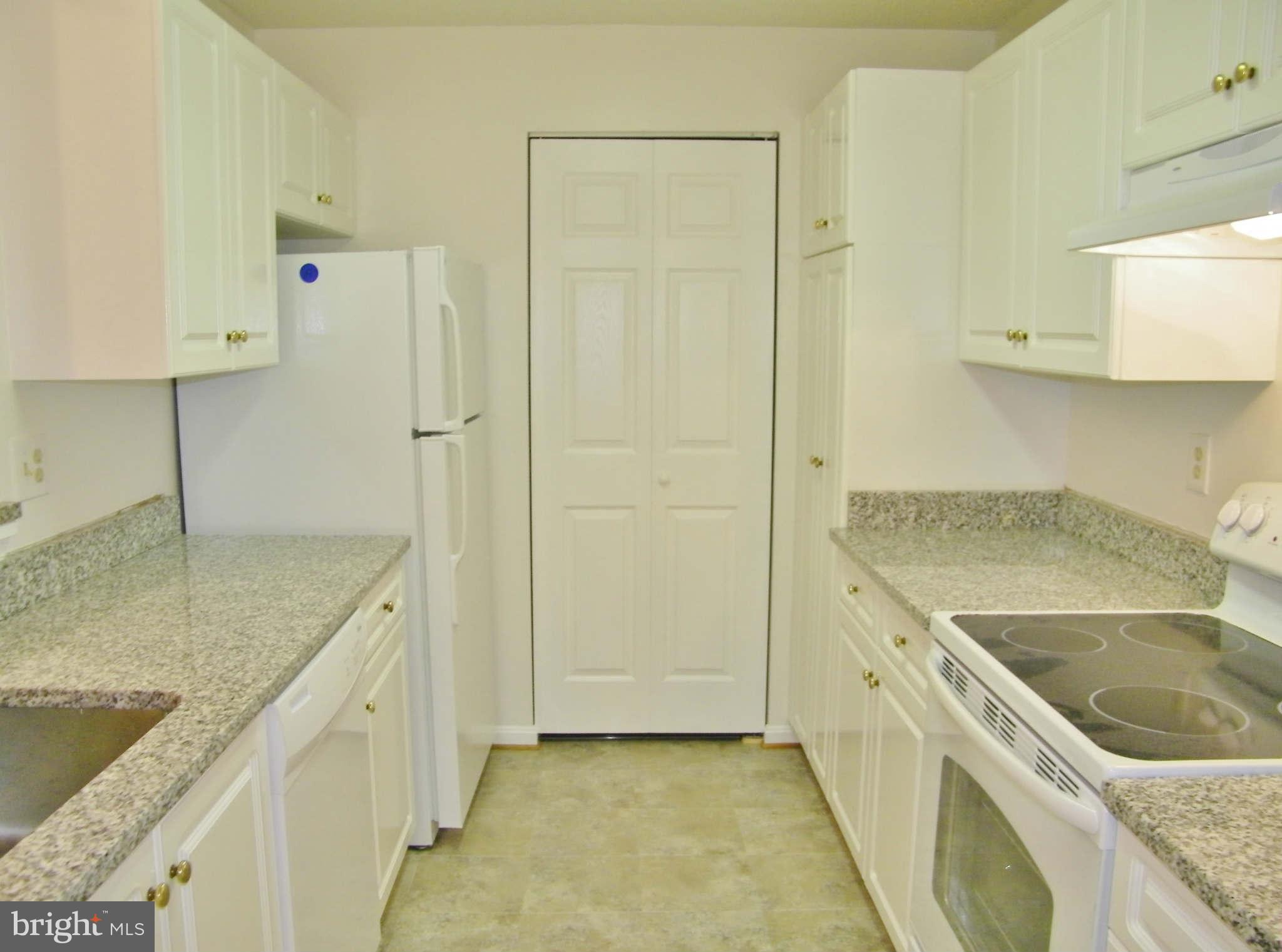 12902 Churchill Ridge Circle, Unit 28 Germantown, MD 20874 - Photo 5 of 16 Kitchen