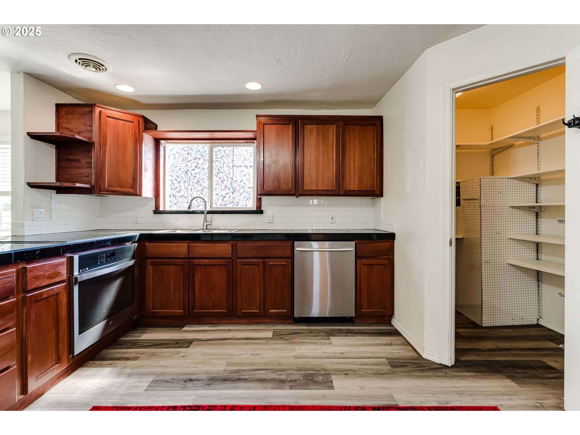 751 West Fairview Drive Springfield, OR 97477 - Photo 9 of 11 Bedroom