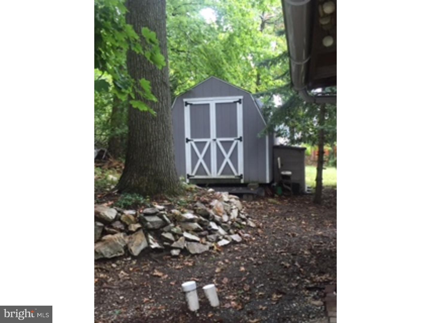 23 Mannerchor Road Temple, PA 19560 - Photo 5 of 22 Storage Shed