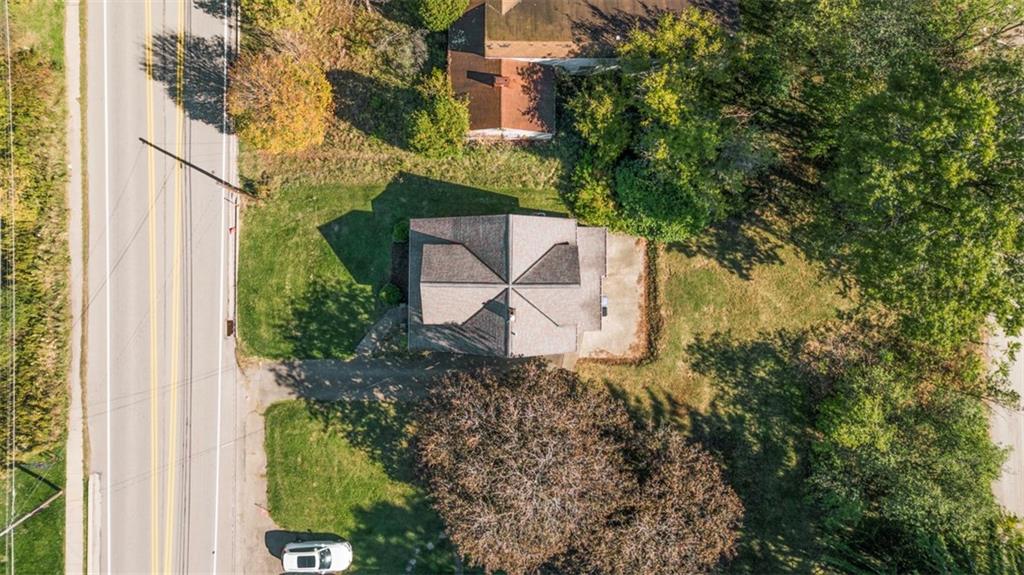 464 Franklin Street Slippery Rock, PA 16057 - Photo 4 of 45 a sign that is sitting on a brick wall