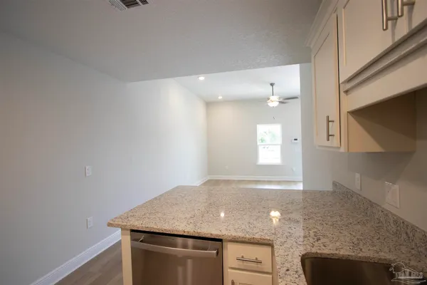 $1,695 | 6910 Sea Turtle Circle, Navarre, FL 32566