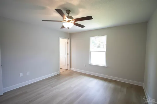 $1,695 | 6910 Sea Turtle Circle, Navarre, FL 32566