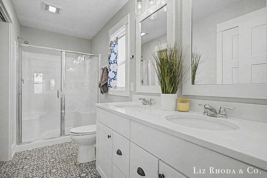 1689 Portadown Road Byron Center, MI 49315 - Photo 21 of 40 2F9A9691