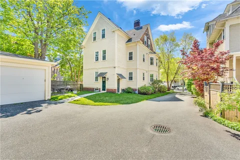 $600,000 | 68 East Manning Street, Unit 1, Providence, RI 02906