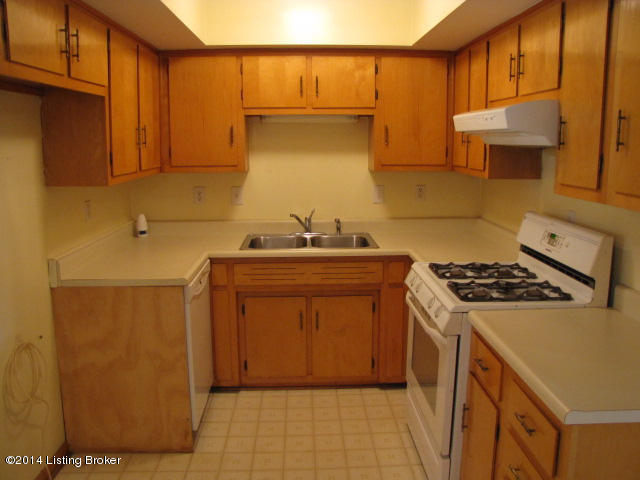 6904 Ledgerock Road Louisville, KY 40219 - Photo 10 of 24 Eat In Kitchen