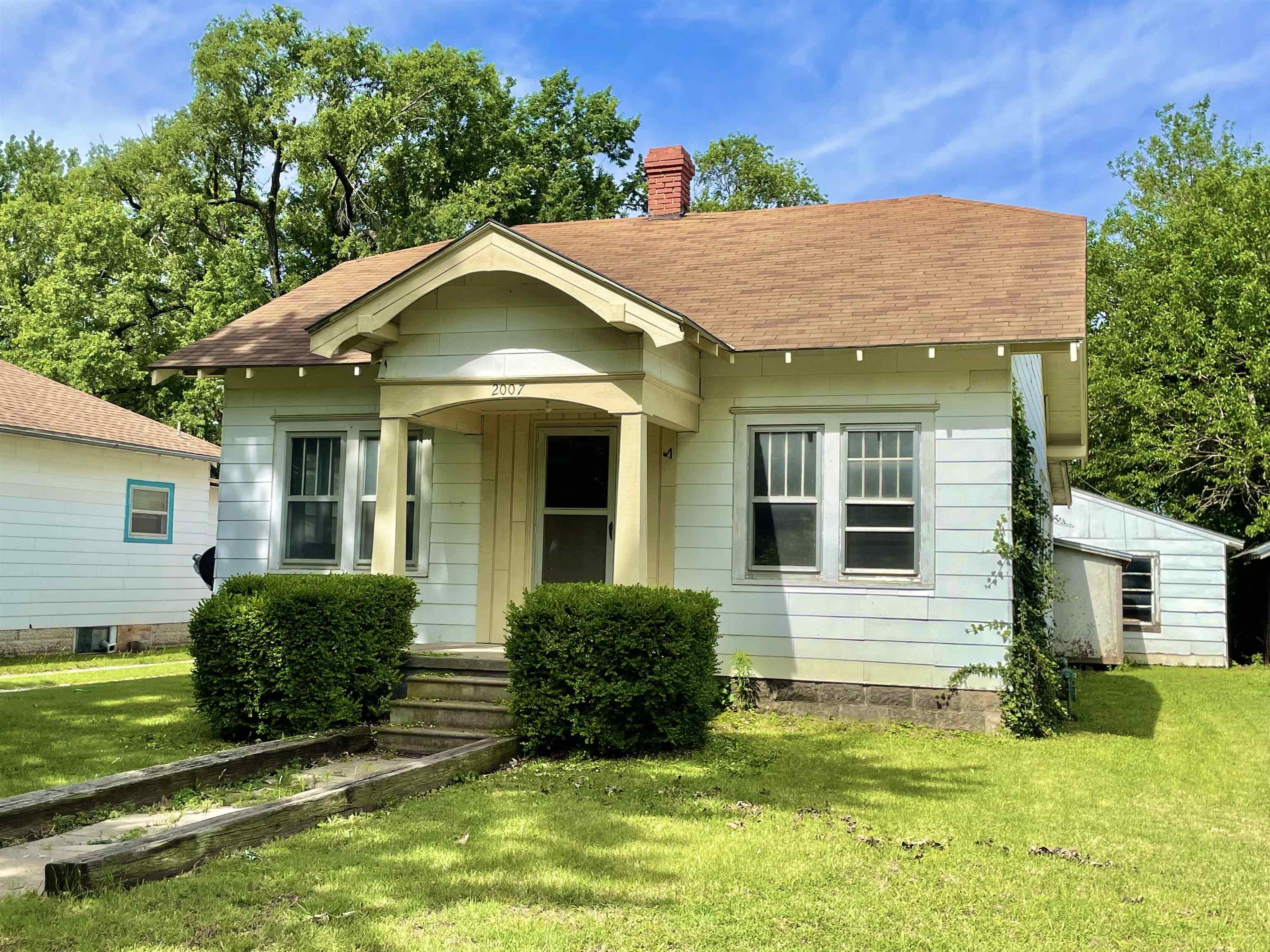 2007 Loomis St