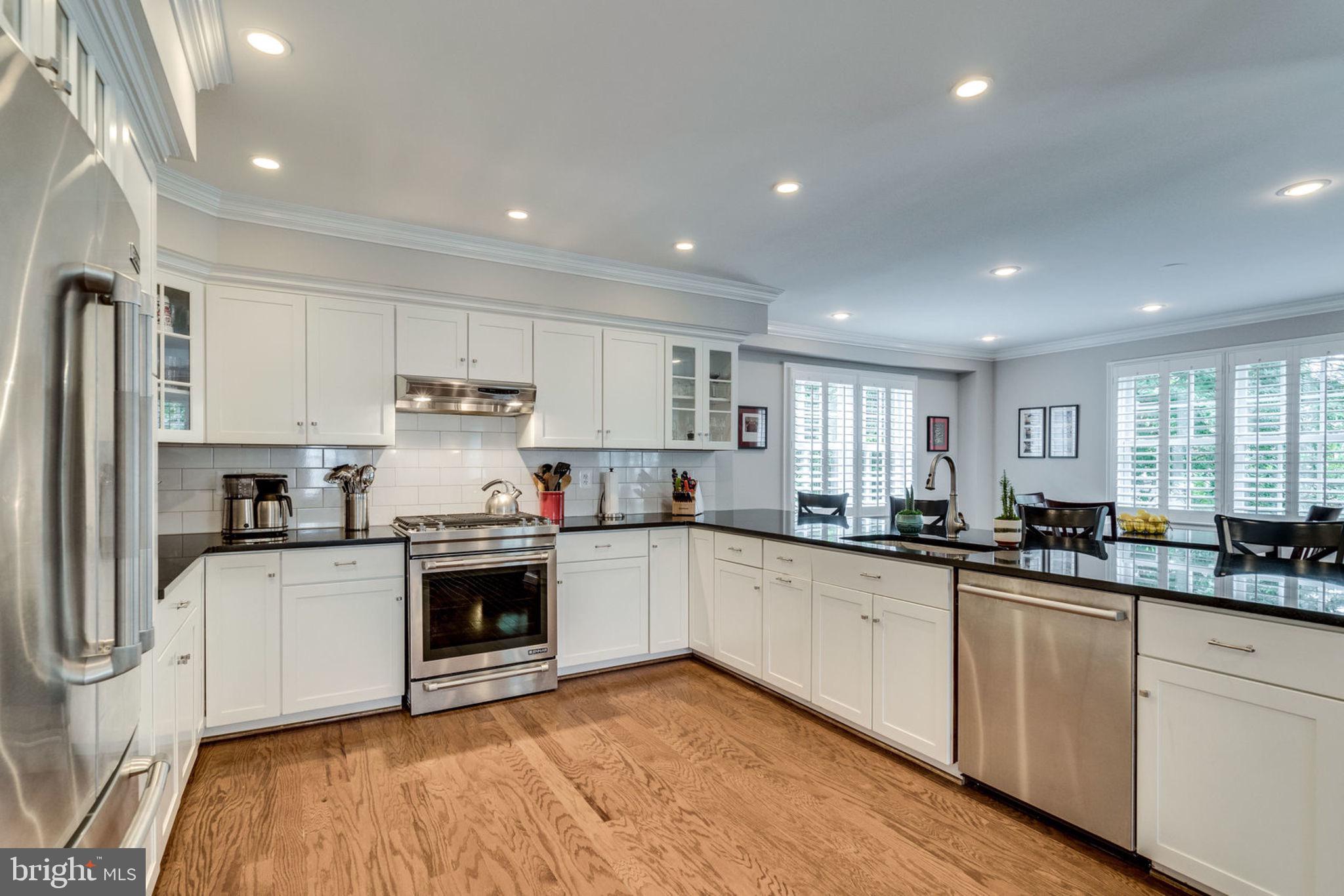 2710 Farm Road Alexandria, VA 22302 - Photo 22 of 71 Kitchen
