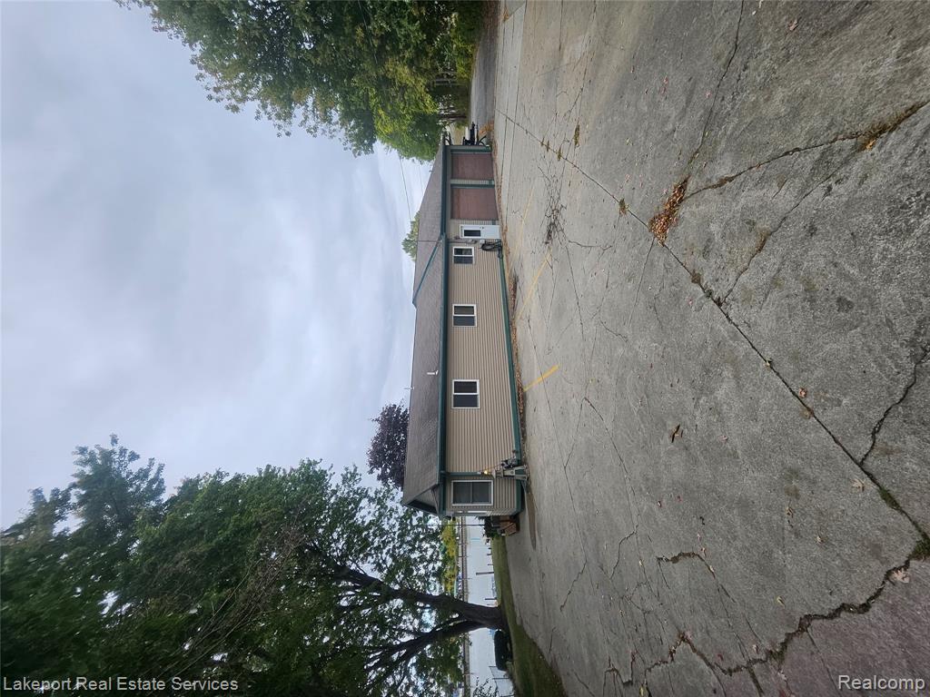 1819 Riverside Drive Port Huron, MI 48060 - Photo 2 of 22 Gallery Image 2
