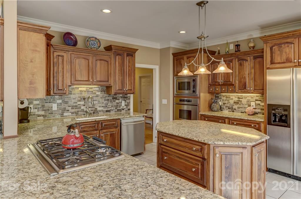 1113 Queen Anne Cove Fort Mill, SC 29708 - Photo 10 of 36 Gallery Image 10