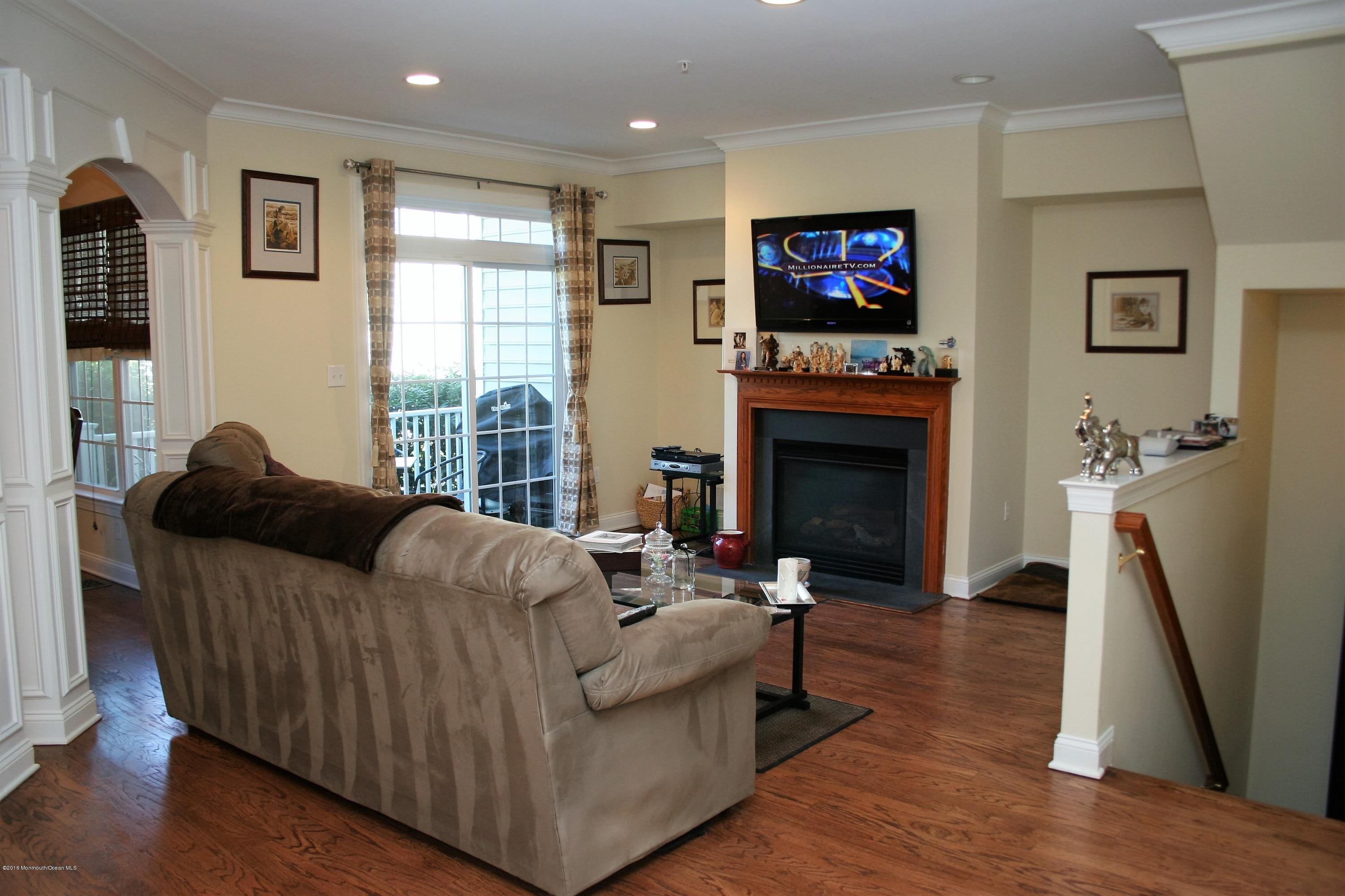 906 Abby Road Middletown, NJ 07748 - Photo 4 of 22 IMG_3479 E