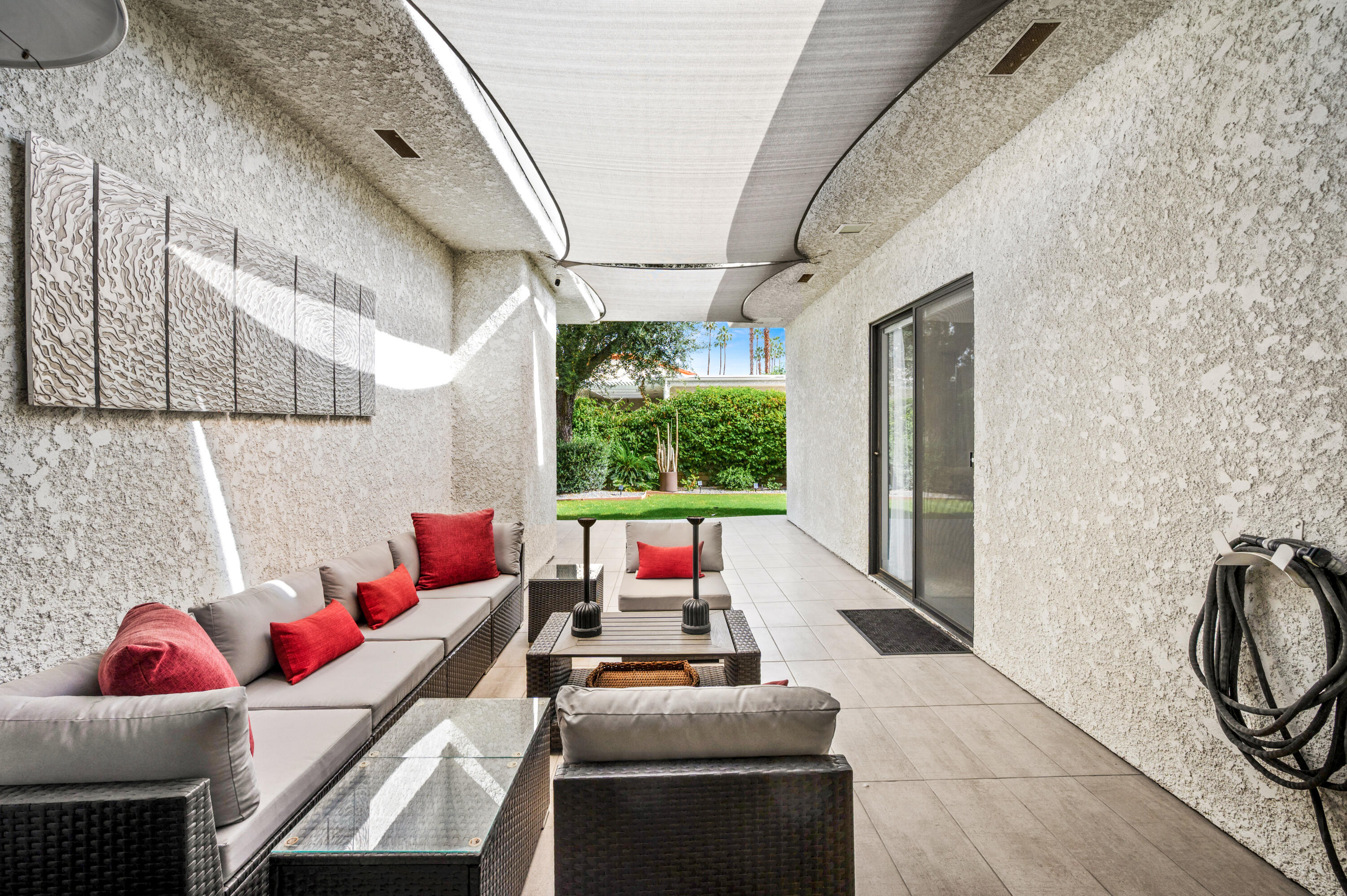 87 Magdalena Drive Rancho Mirage, CA 92270 - Photo 29 of 37 Patio