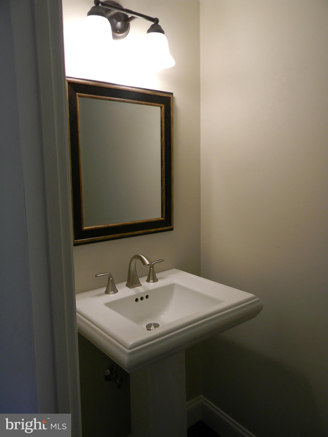 2307 Ballycairne Court Reston, VA 20191 - Photo 19 of 30 Bath