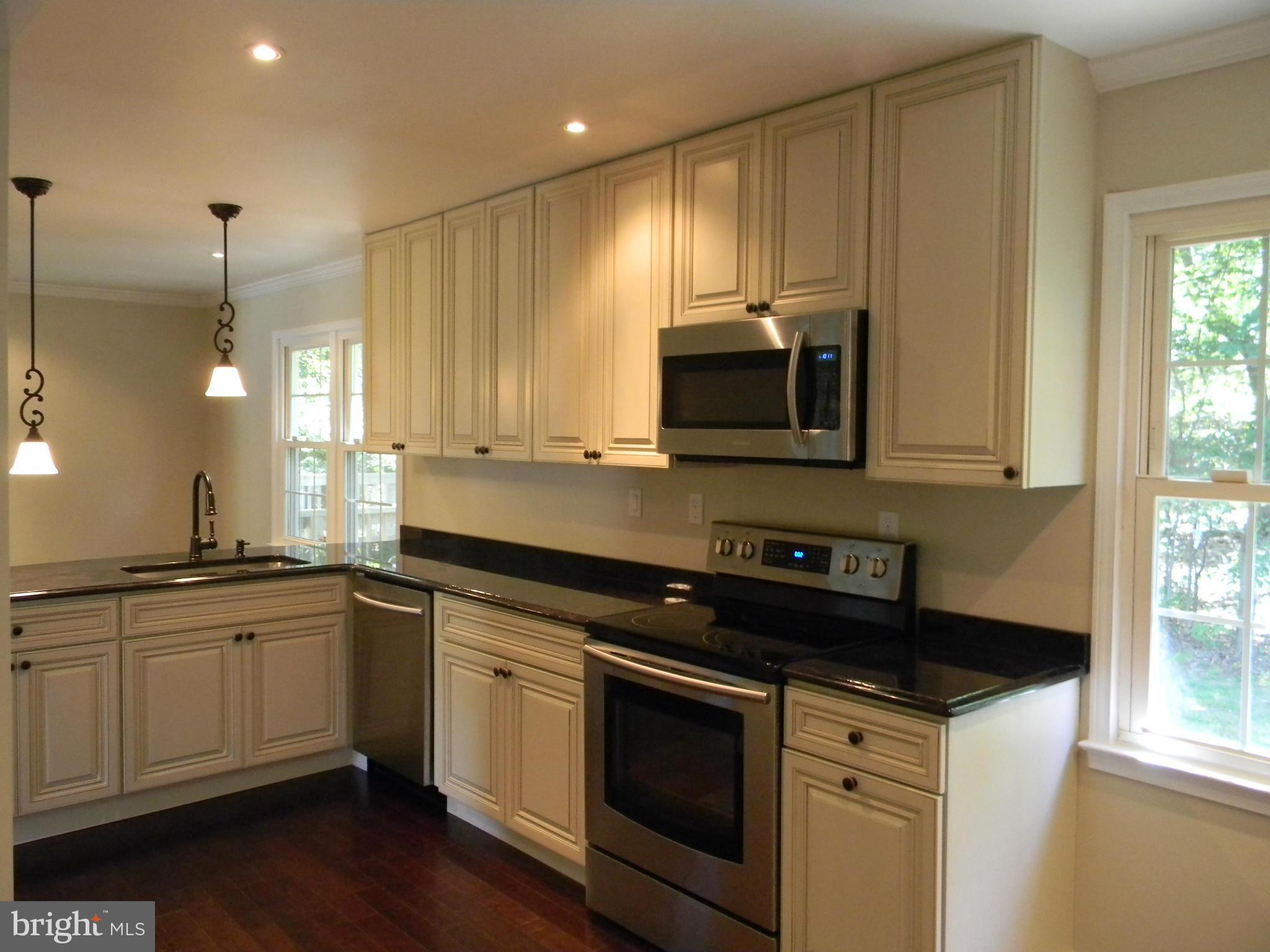 2307 Ballycairne Court Reston, VA 20191 - Photo 9 of 30 Kitchen