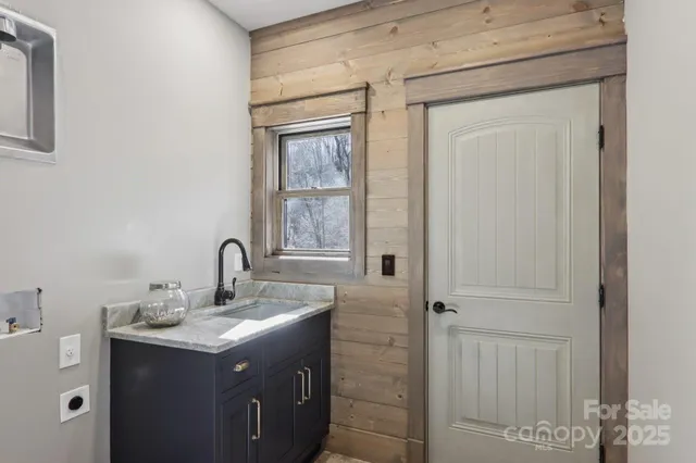 $1,195,000 | 102 Iga Trail, Maggie Valley, NC 28751