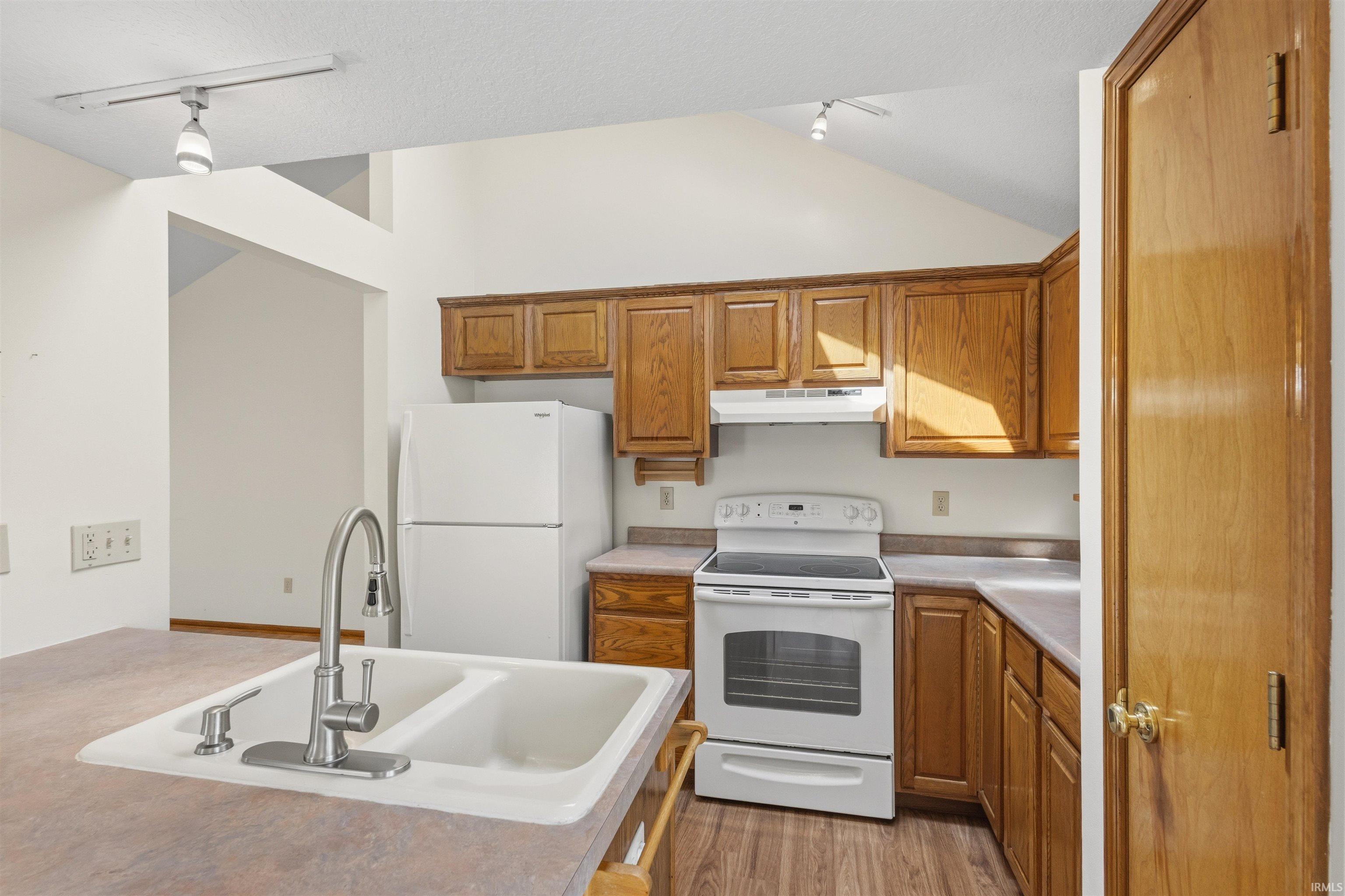 705 Benderlock Way Fort Wayne, IN 46804 - Photo 6 of 33 Gallery Image 6