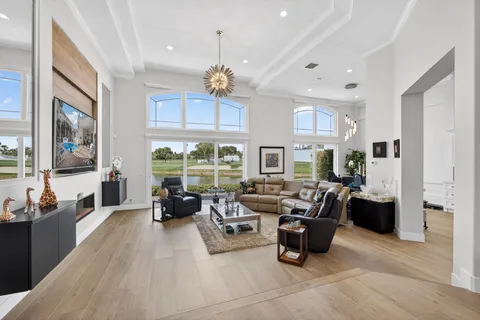 $1,800,000 | 1109 Grand Cay Drive, Palm Beach Gardens, FL 33418