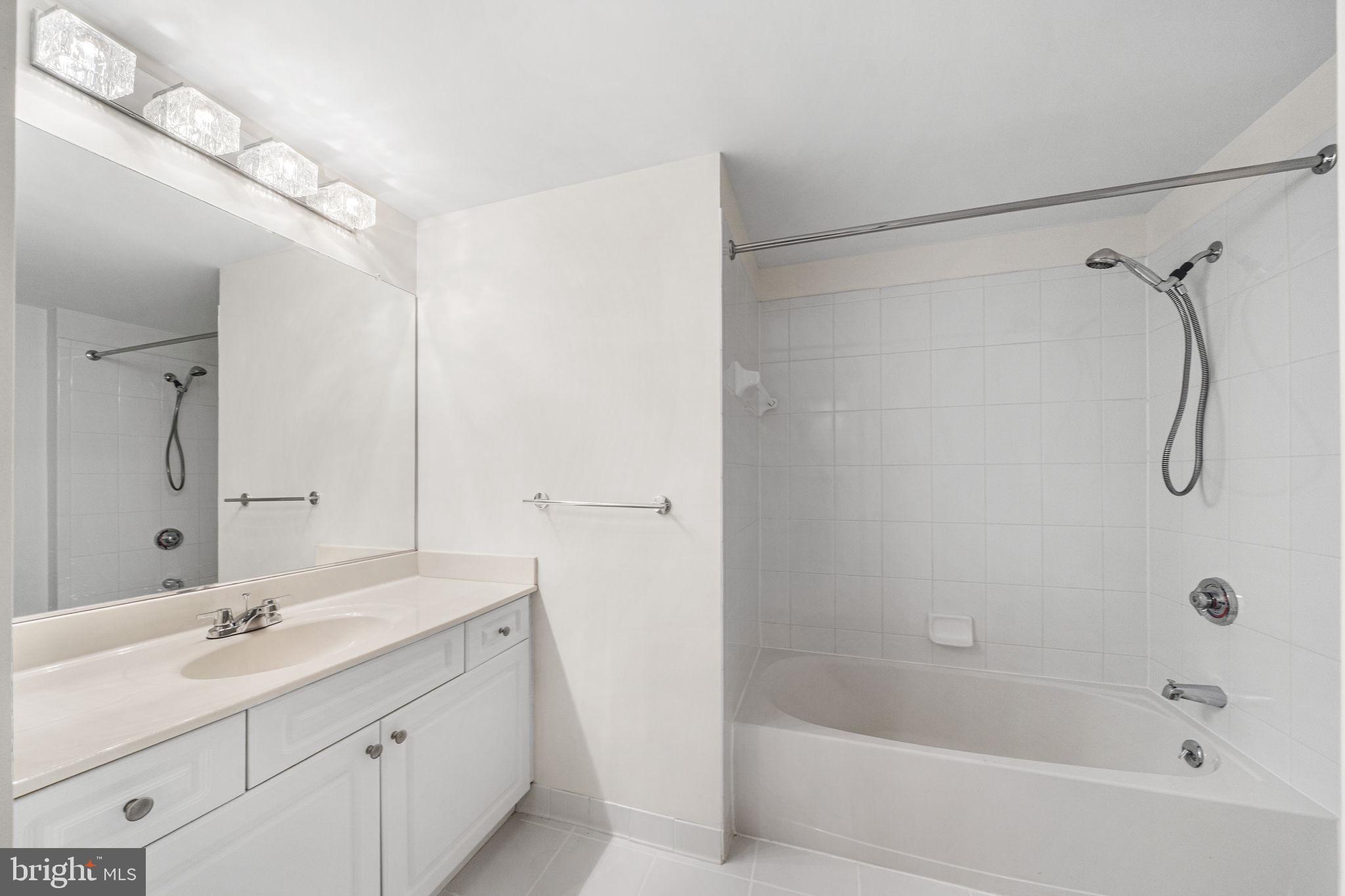 2726 Gallows Road, Unit 619 Vienna, VA 22180 - Photo 17 of 26