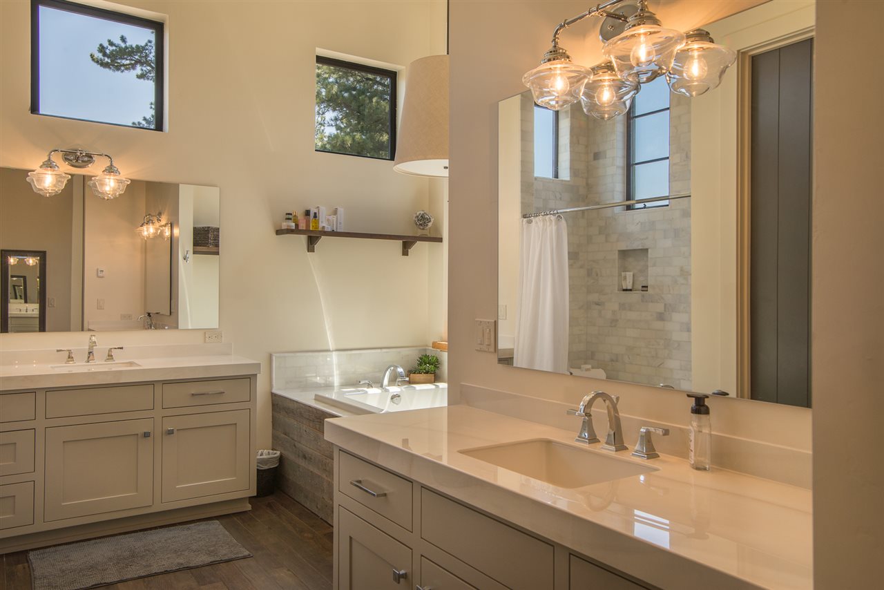 11638 Henness Road Truckee, CA 96161 - Photo 10 of 14 Gallery Image 10