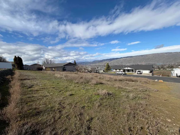 $795,000 | 488 Crestline Cir Drive, Lewiston, ID 83501