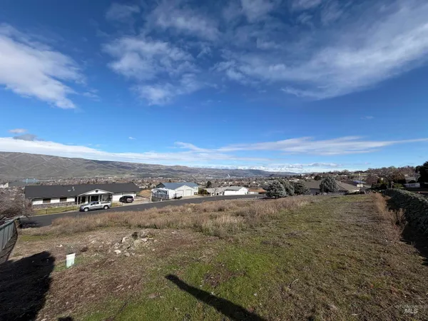 $795,000 | 488 Crestline Cir Drive, Lewiston, ID 83501