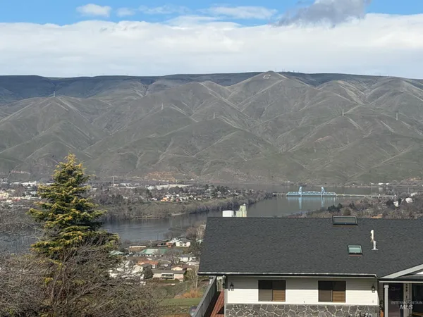 $795,000 | 488 Crestline Cir Drive, Lewiston, ID 83501